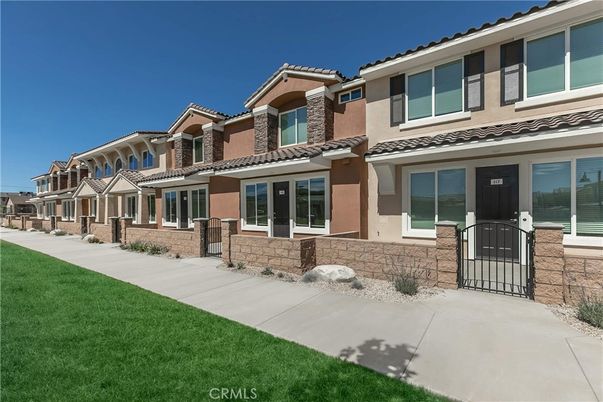 Exterior, Facade, Mediterranean