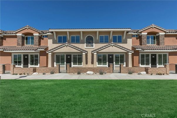 Exterior, Facade, Mediterranean