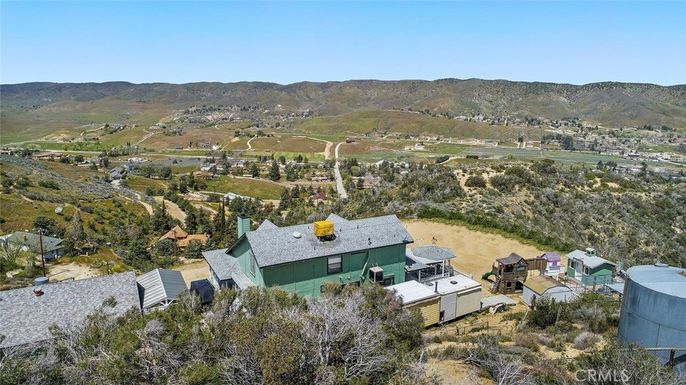 Exterior, Drone
