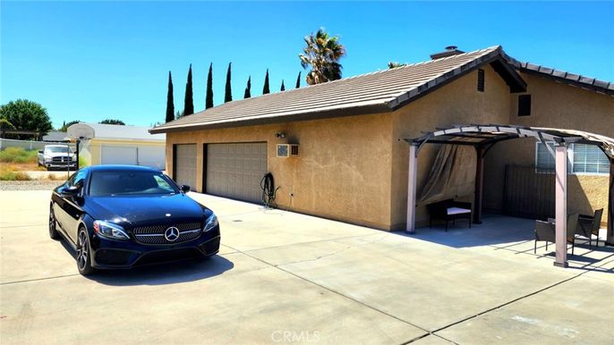 Detached Garage, Exterior