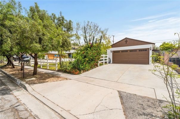 Detached Garage, Exterior