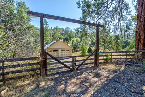 Backyard, Detached Garage, Exterior