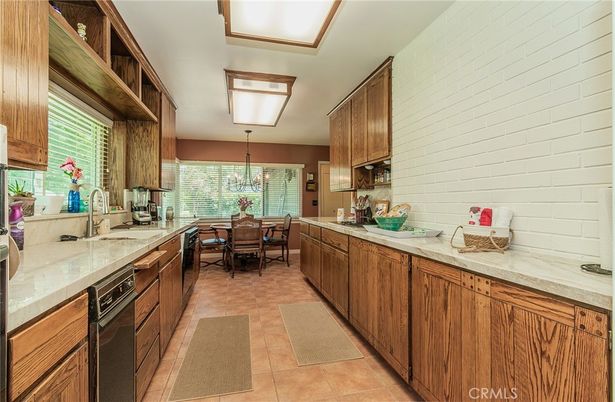 Chandelier, Dining room, Interior, Kitchen