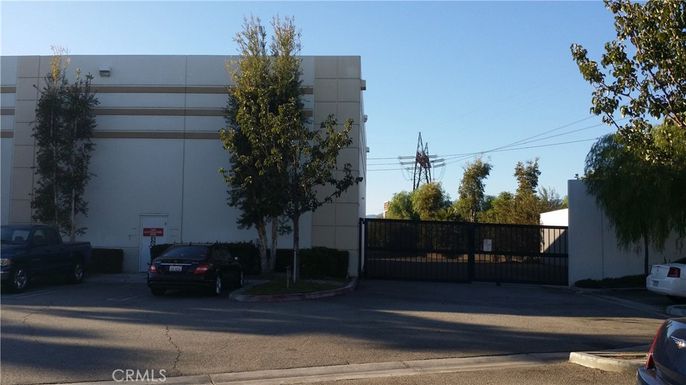 Exterior, Facade, None