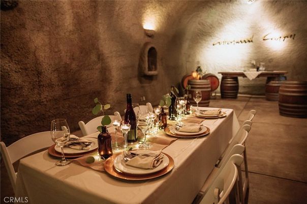 Dining room, Interior