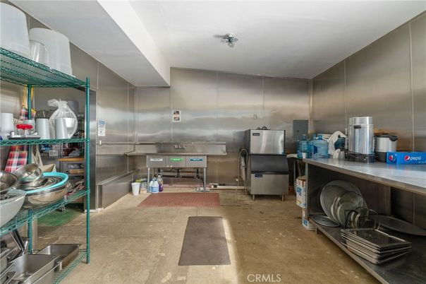 Interior, Stainless Steel Appliances
