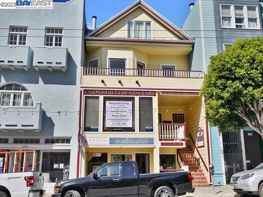 Exterior, Facade, Queen Anne Victorian