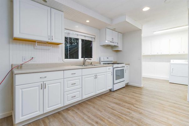 Interior, Kitchen, Recessed Lighting, Wood Texture Flooring