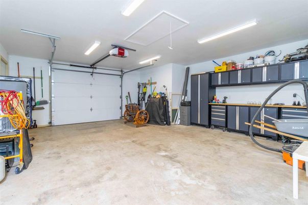Garage, Interior