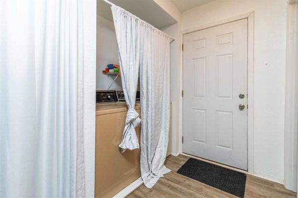 Interior, Washer, Wood Texture Flooring