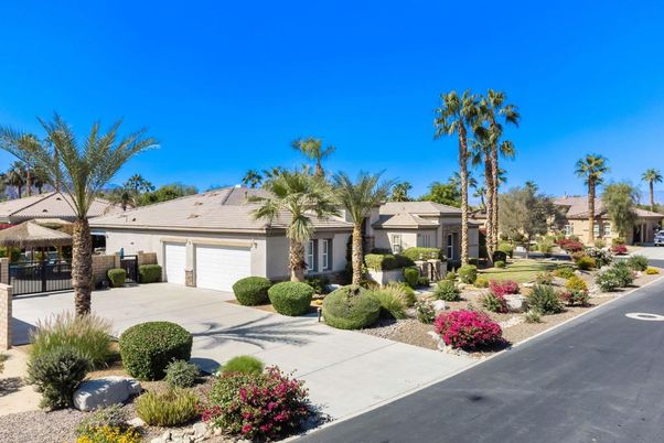 Attached, Exterior, Facade, Ranch
