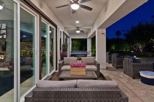 Billiard Table, Exterior