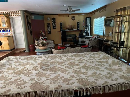 Bedroom, Interior, Living room, Recessed Lighting, Wood Texture Flooring