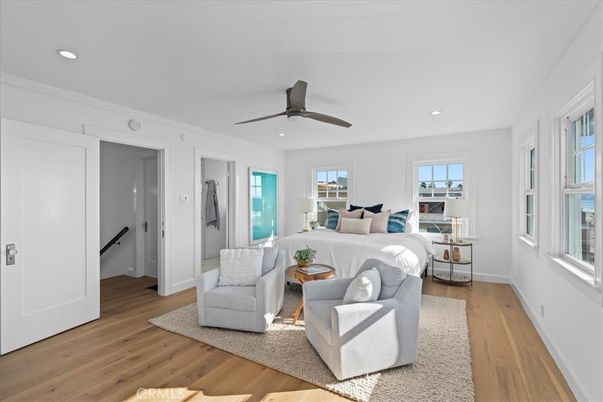 Bedroom, Interior, Living room, Recessed Lighting, Wood Texture Flooring