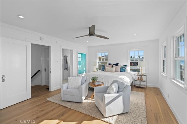 Bedroom, Interior, Living room, Recessed Lighting, Wood Texture Flooring
