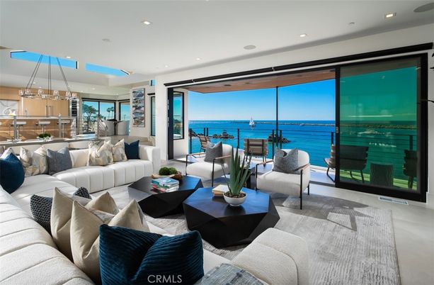 Interior, Kitchen, Living room, Pendant Lights, Recessed Lighting, Water