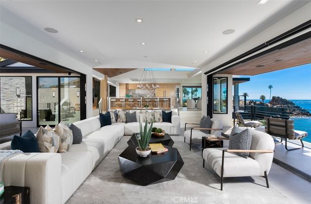 Interior, Kitchen, Living room, Pendant Lights, Recessed Lighting, Water