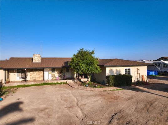 Backyard, Exterior, Facade, Ranch