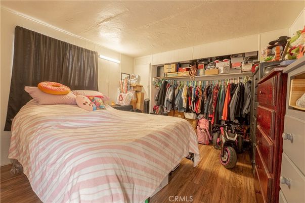 Bedroom, Interior, Walk-in Closets, Wood Texture Flooring