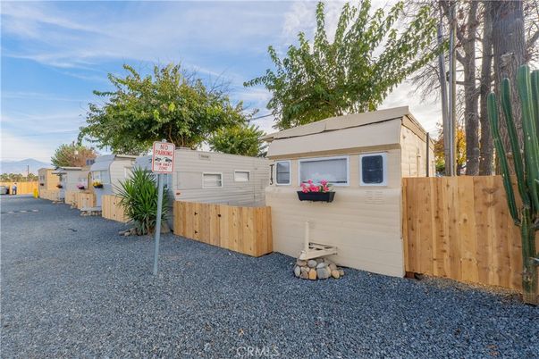 Detached Garage, Exterior