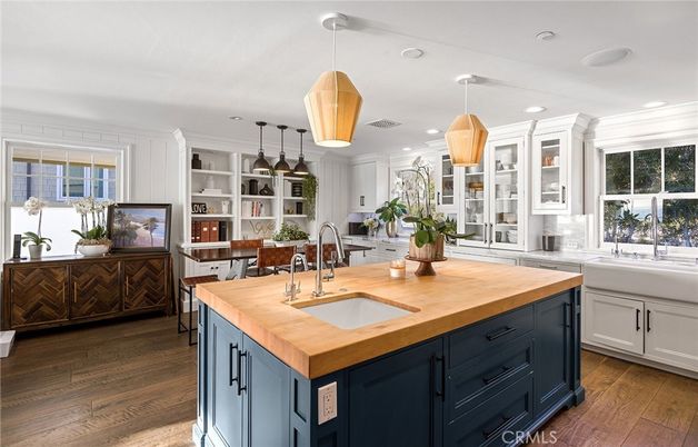 Interior, Kitchen, Pendant Lights, Recessed Lighting, Wood Texture Flooring