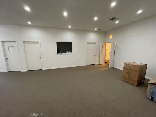 Empty room, Interior, Recessed Lighting