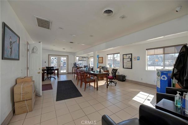 Dining room, Interior, Recessed Lighting