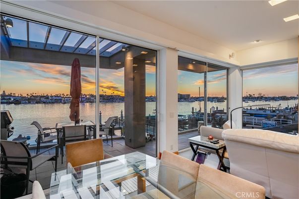 Dining room, Interior, Recessed Lighting, Water
