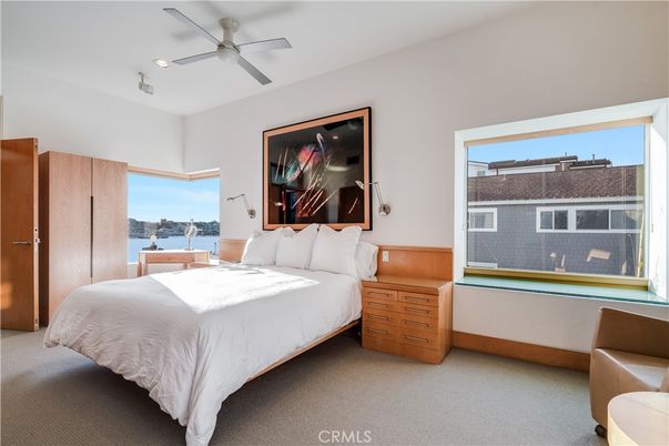 Bedroom, Interior, Water
