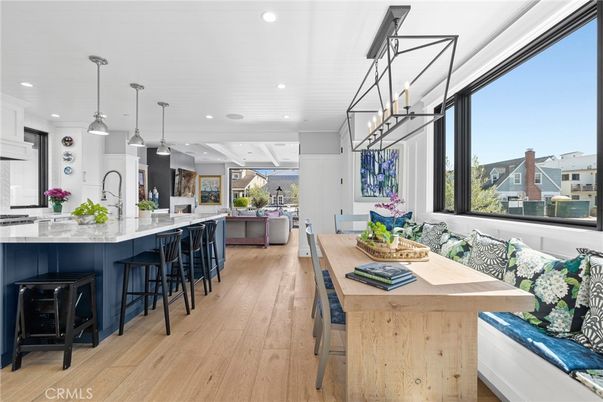 Dining room, Interior, Kitchen, Pendant Lights, Recessed Lighting, Wood Texture Flooring