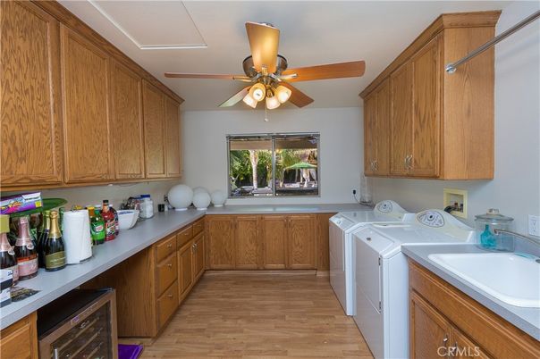 Interior, Washer, Wood Texture Flooring