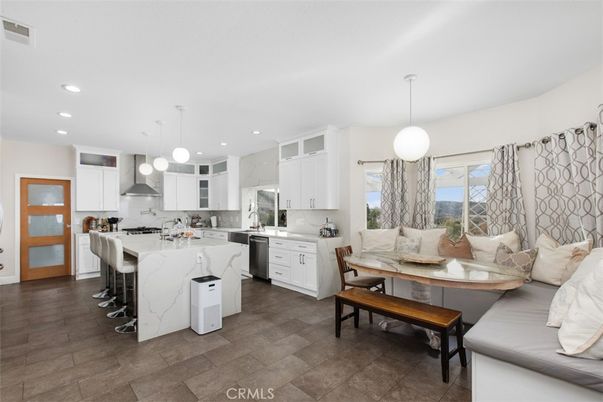 Dining room, Interior, Kitchen, Pendant Lights, Recessed Lighting, Stainless Steel Appliances