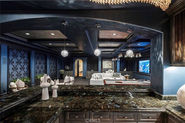 Interior, Living room, Pendant Lights, Recessed Lighting