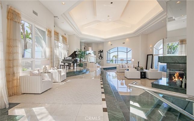 Fireplace, Interior, Living room, Piano, Recessed Lighting
