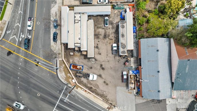 Exterior, Drone