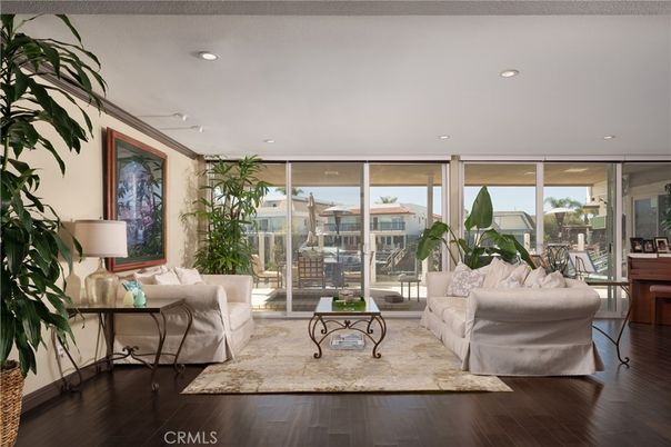 Interior, Living room, Piano, Recessed Lighting, Wood Texture Flooring
