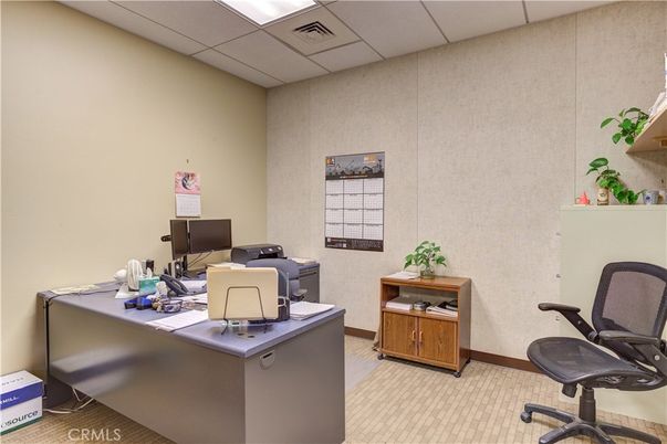 Home Office, Interior