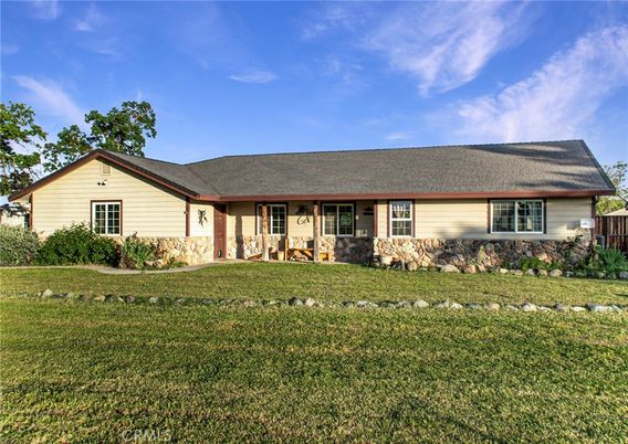 Backyard, Exterior, Facade, Ranch
