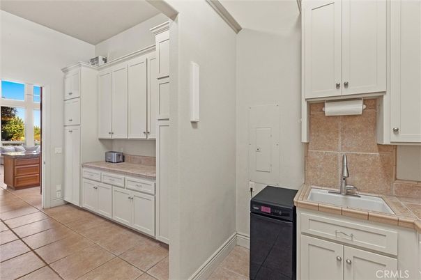 Interior, Kitchen, Tile Countertops