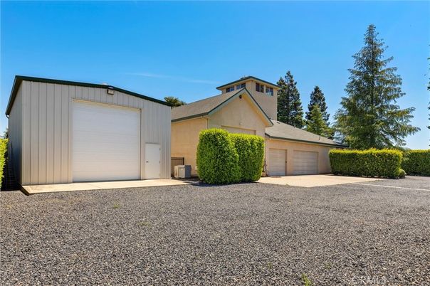 Detached Garage, Exterior