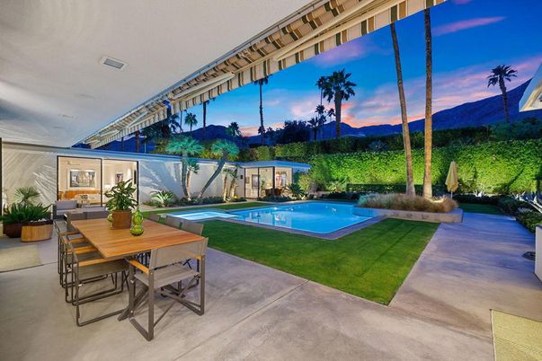 Exterior, Pool