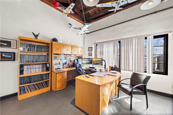 Home Office, Interior