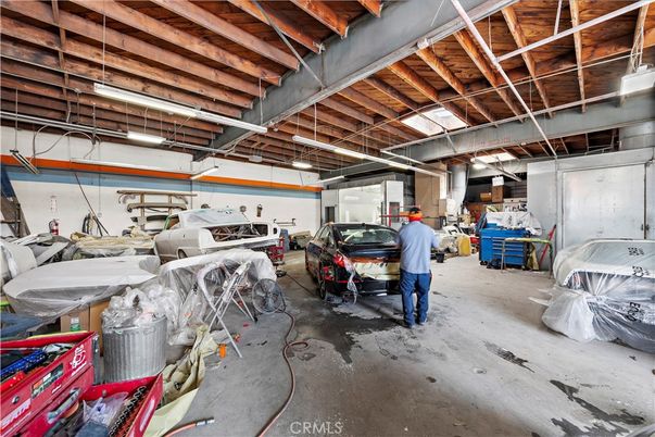 Garage, Interior, Wooden Beams