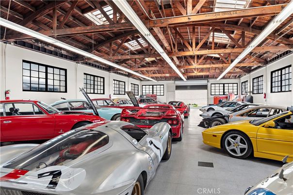 Garage, Interior, Wooden Beams