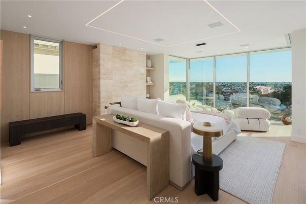 Interior, Living room, Recessed Lighting, Water, Wood Texture Flooring