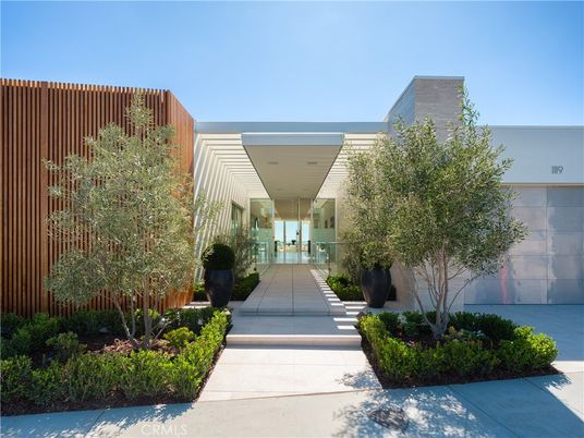 Attached, Exterior, Facade, Modern