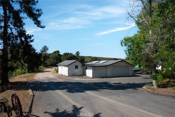 Backyard, Detached Garage, Exterior
