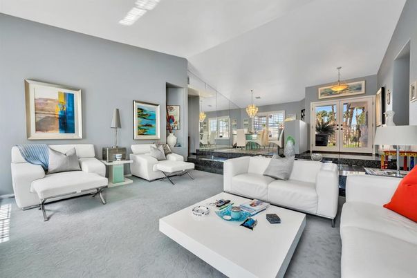 Chandelier, Dining room, Interior, Living room