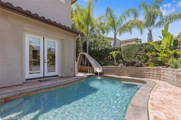 Exterior, Playground, Pool