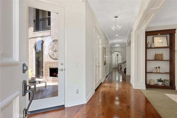 Chandelier, Fireplace, Interior, Recessed Lighting, Wood Texture Flooring